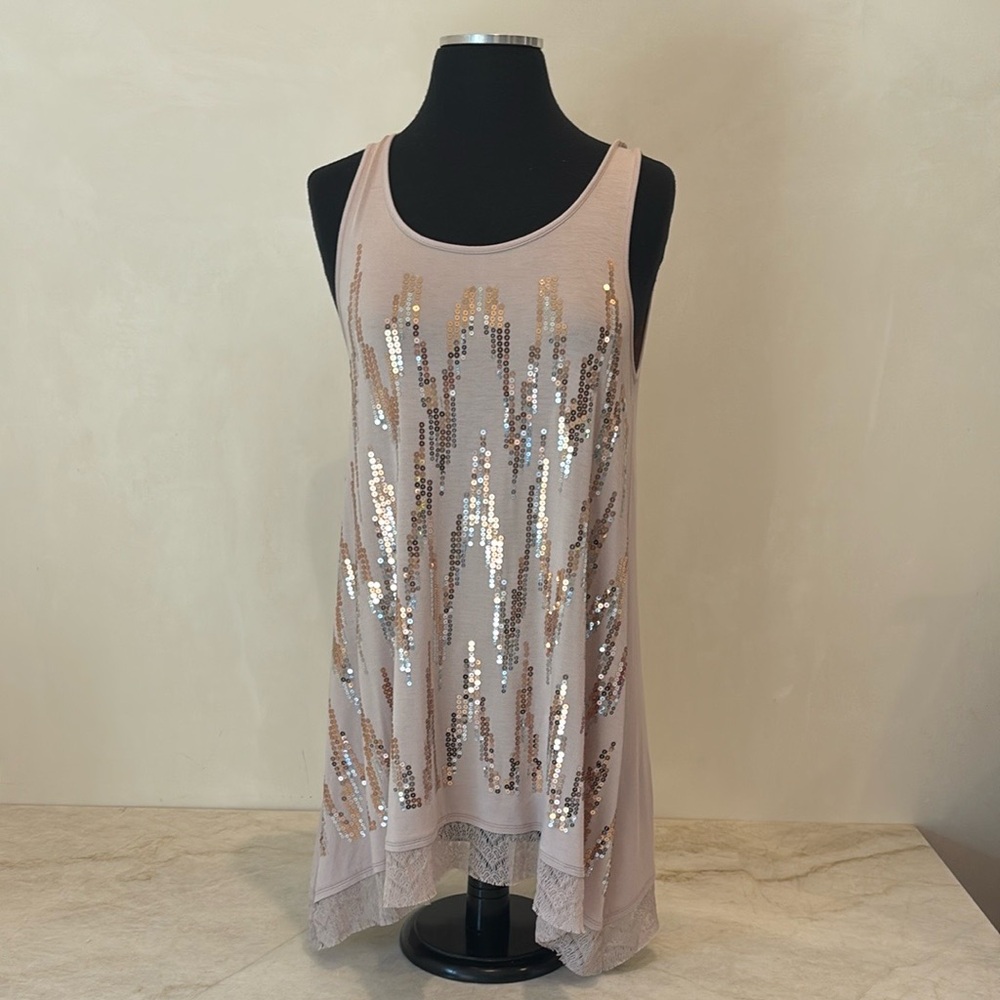 NWOT. Design History Beige Sequin Tank Top w/ Lace Hem. Size M.